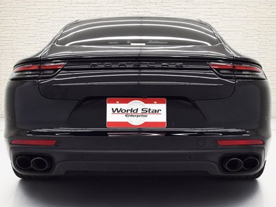 PORSCHE PANAMERA - 4