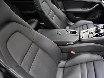 PORSCHE PANAMERA - 10