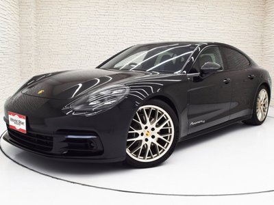 PORSCHE PANAMERA - 3
