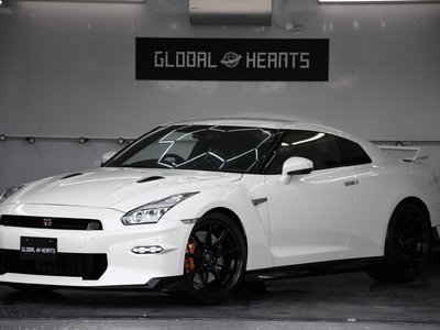 NISSAN GT-R - 1