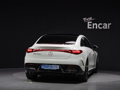 MERCEDES-BENZ EQE - 3