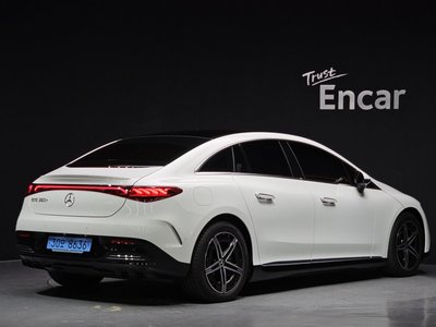 MERCEDES-BENZ EQE - 4