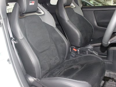 2025 Toyota GR YARIS 照片 10