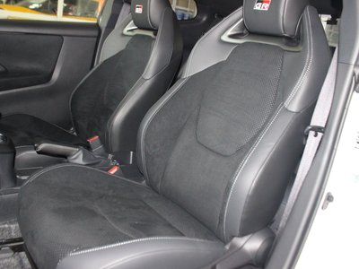 2025 Toyota GR YARIS 缩略图 12