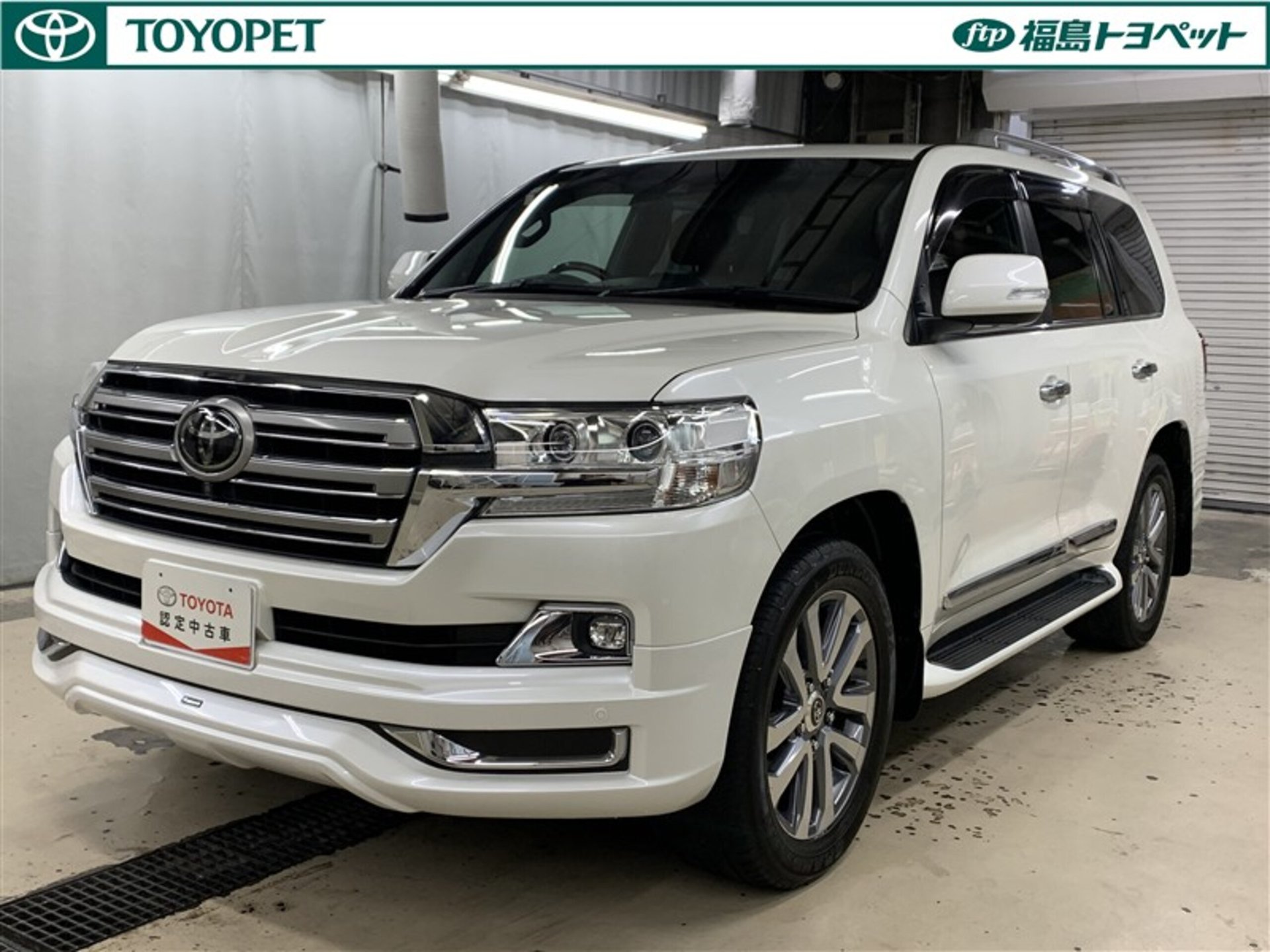 TOYOTA LAND CRUISER 200 - View 1