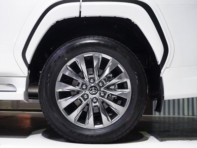 TOYOTA LAND CRUISER 300 - 10