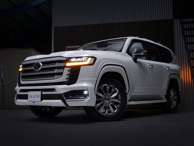 TOYOTA LAND CRUISER 300 - 7