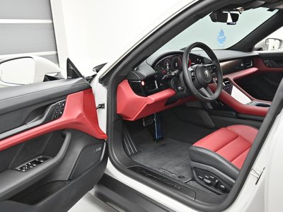 2025 Porsche TAYCAN — миниатюра 11