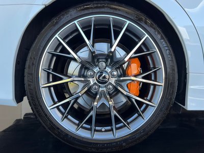 2016 Lexus GS F thumbnail 26
