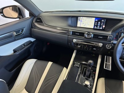 2016 Lexus GS F thumbnail 18