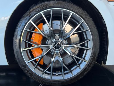 2016 Lexus GS F thumbnail 24