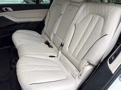 2023 BMW X7 — миниатюра 38