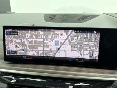 2023 BMW X7 — миниатюра 24