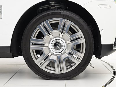 ROLLS-ROYCE CULLINAN - 8