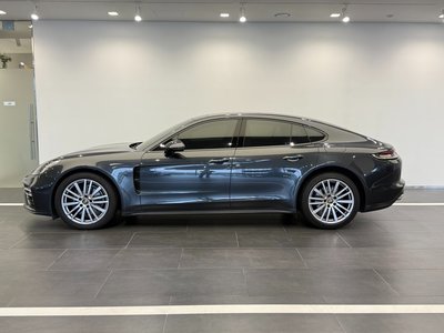 PORSCHE PANAMERA - 3