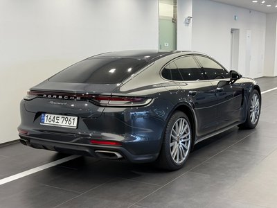PORSCHE PANAMERA - 6