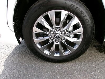 2023 Toyota LAND CRUISER 300 — миниатюра 38