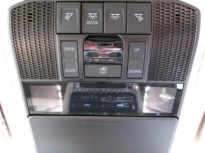 2023 Toyota LAND CRUISER 300 — миниатюра 26