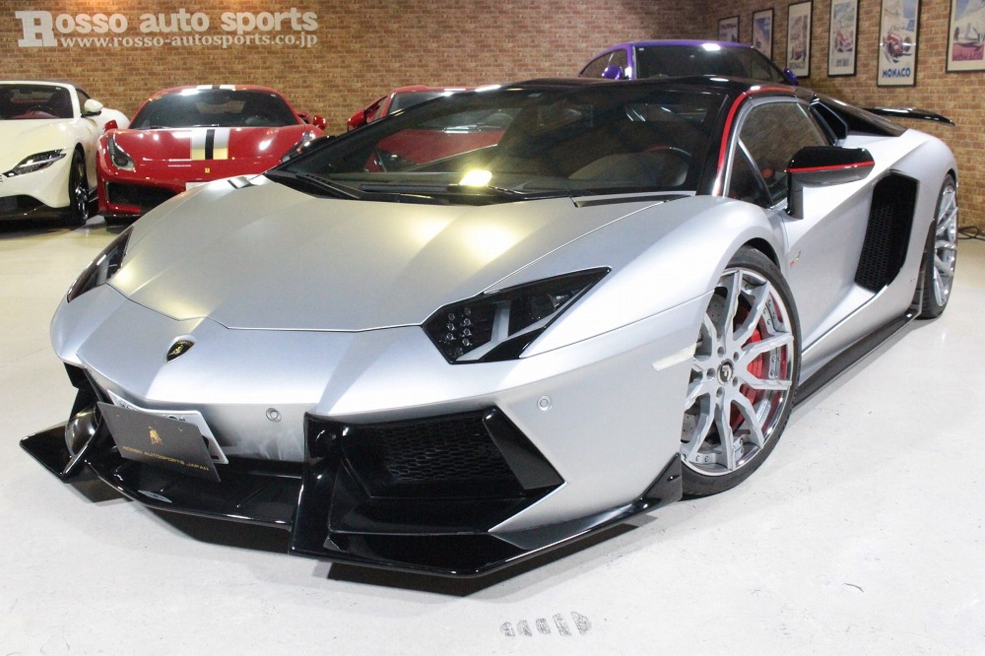 LAMBORGHINI AVENTADOR ROADSTER - View 1