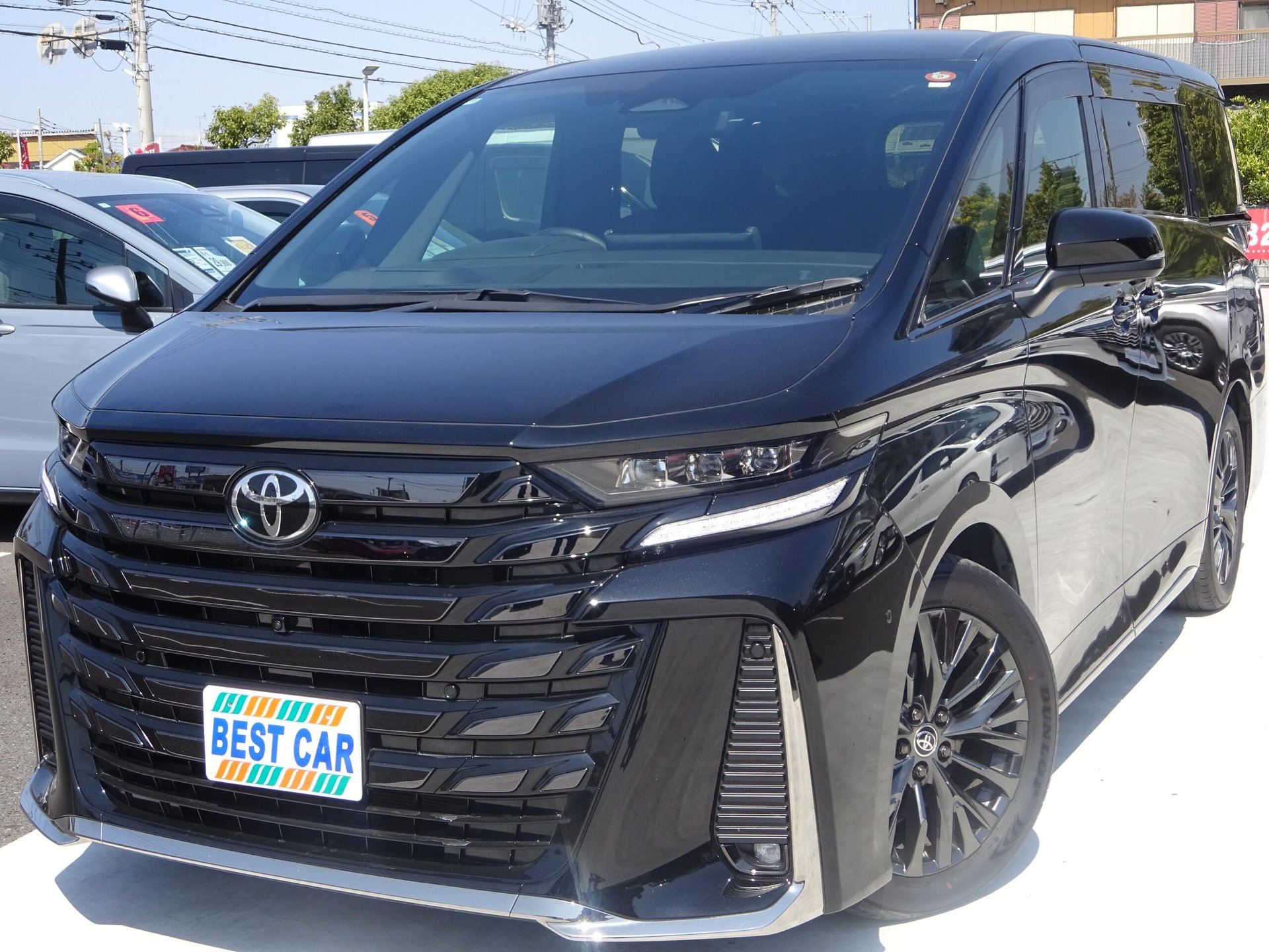 TOYOTA VELLFIRE - View 1