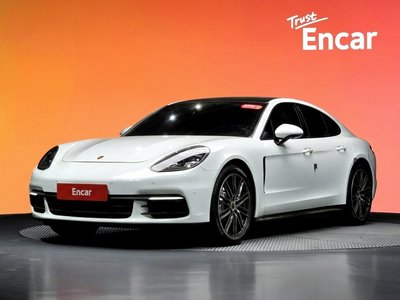 PORSCHE PANAMERA - 1