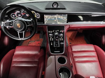 PORSCHE PANAMERA - 5