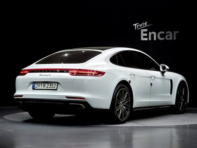 PORSCHE PANAMERA - 2