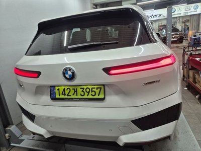BMW IX - 2