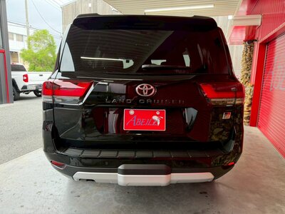 TOYOTA LAND CRUISER 300 - 9