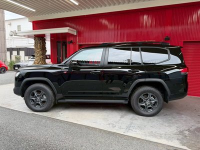 TOYOTA LAND CRUISER 300 - 5