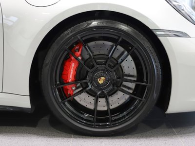 2023 Porsche 911 photo 3