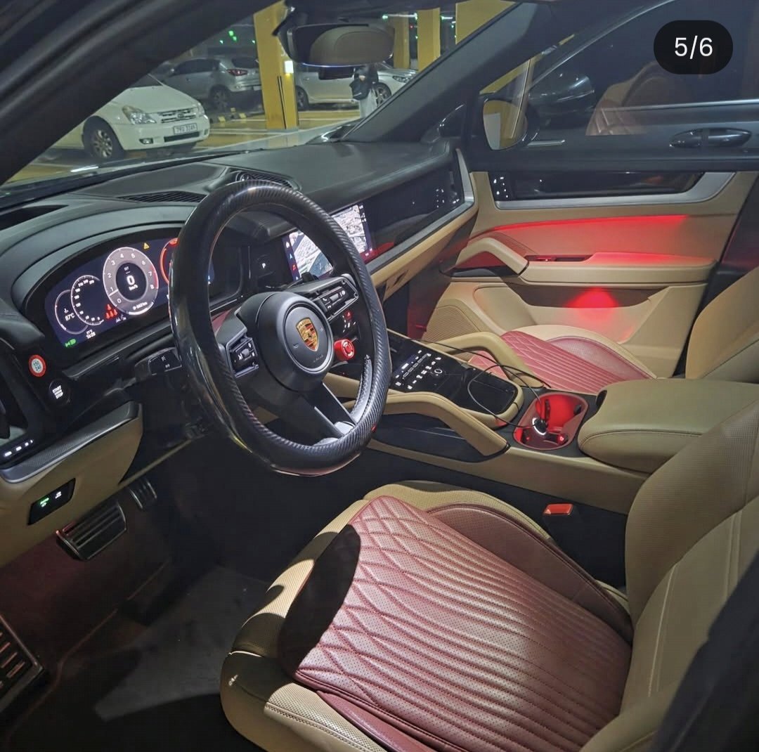 PORSCHE CAYENNE - View 1