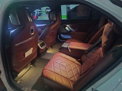 2024 BMW 7 SERIES photo 9