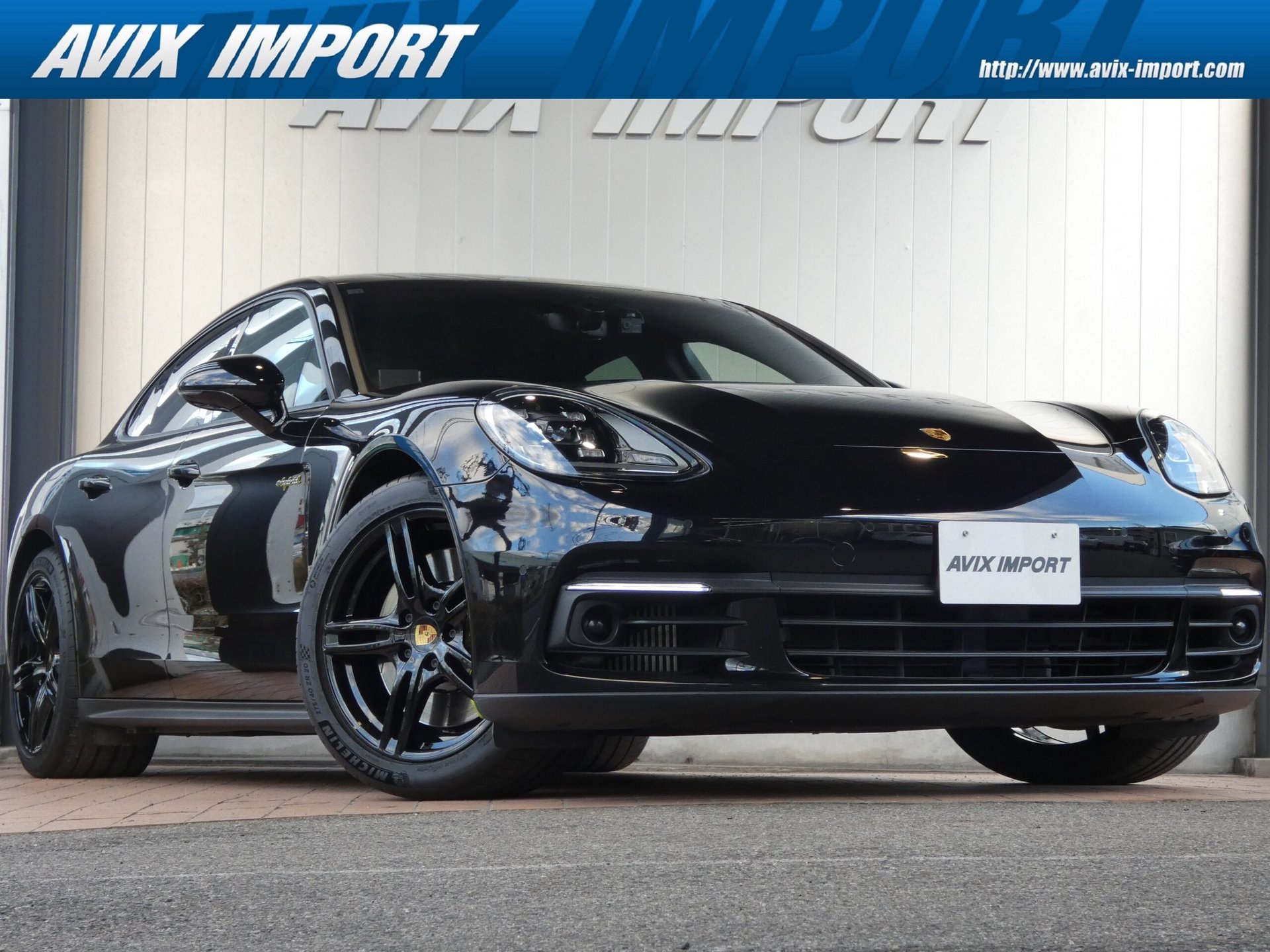 PORSCHE PANAMERA - View 1