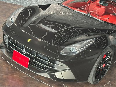صورة 36 لـ 2016 Ferrari F12 BERLINETTA
