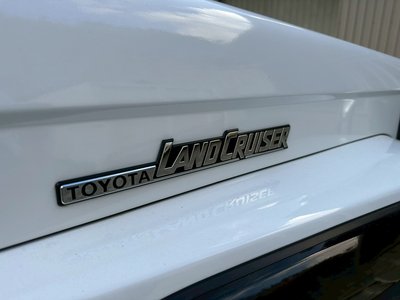 TOYOTA LAND CRUISER 70 - 7