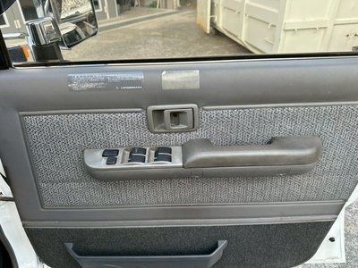 TOYOTA LAND CRUISER 70 - 8