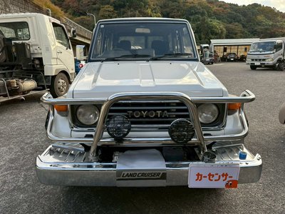 TOYOTA LAND CRUISER 70 - 2