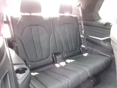 صورة مصغرة 32 لـ 2025 BMW X7