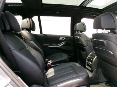 صورة مصغرة 30 لـ 2025 BMW X7