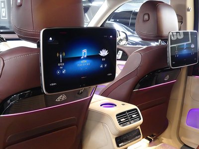 MERCEDES-BENZ GLS - 8