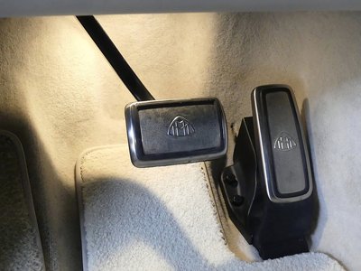 MERCEDES-BENZ GLS - 10