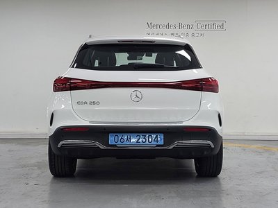 MERCEDES-BENZ EQA - 3