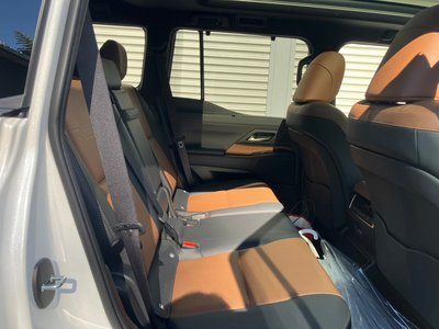 صورة 5 لـ 2025 Lexus GX