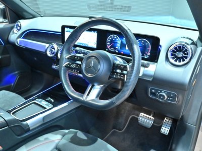 MERCEDES-BENZ GLB - 3