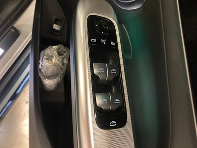2025 Mercedes-BENZ GLC AMG — миниатюра 33