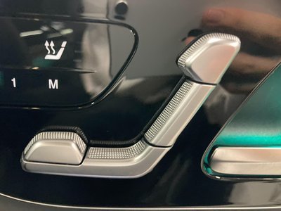 2025 Mercedes-BENZ GLC AMG — миниатюра 31