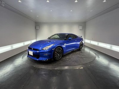 NISSAN GT-R - 1