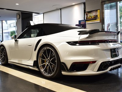 PORSCHE 911 - 4