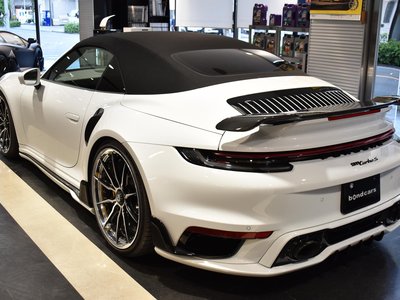 PORSCHE 911 - 8